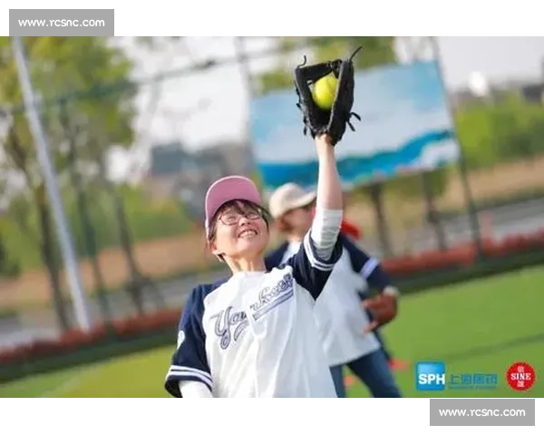 冰雪赛场上的速度与艺术交锋见证滑冰比赛巅峰时刻精彩纷呈的年度盛会 冰雪赛场上的速度与艺术交锋见证滑冰比赛巅峰时刻精彩纷呈的年度盛会