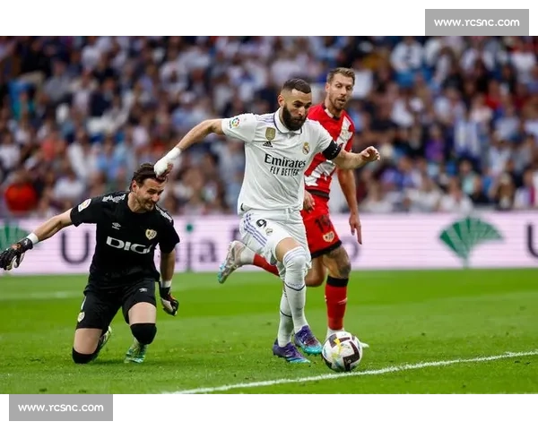 西甲足球联赛影响力引领全球足坛格局变迁与欧洲豪门品牌价值提升 - 副本 - 副本 (3)